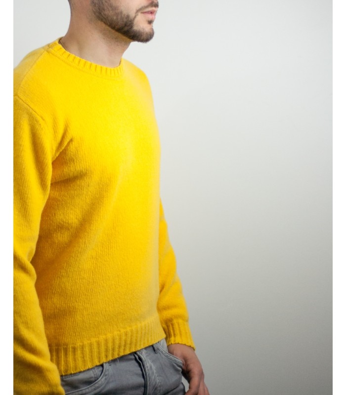 SUETER GRUESO REDONDO MEZCLA LAMBSWOOL AMARILLO