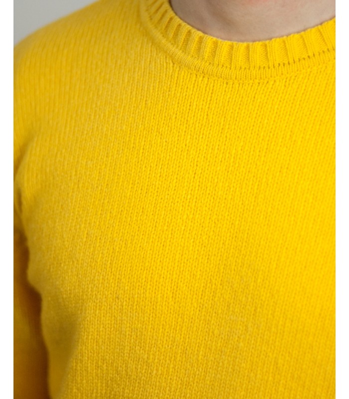 SUETER GRUESO REDONDO MEZCLA LAMBSWOOL AMARILLO