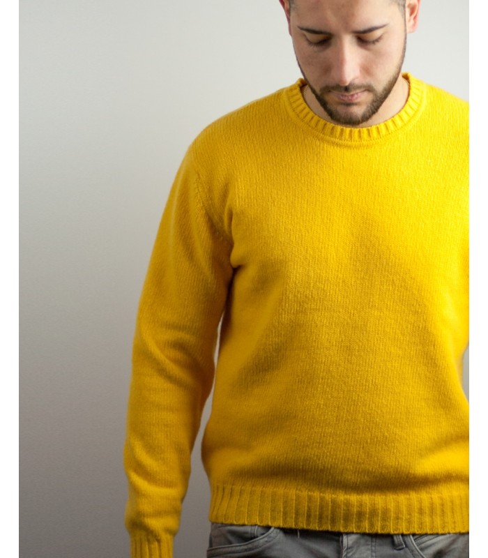 SUETER GRUESO REDONDO MEZCLA LAMBSWOOL AMARILLO