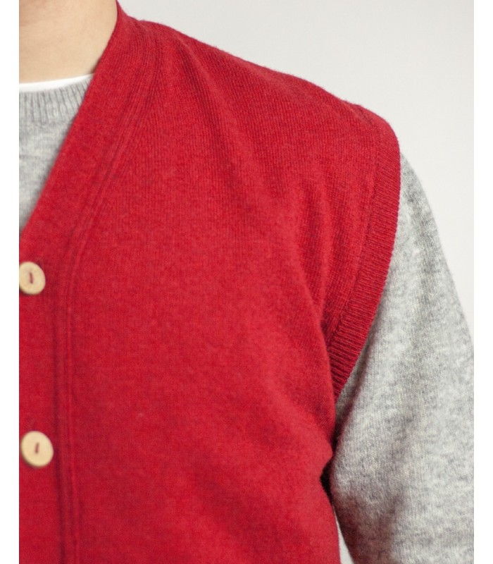 CHALECO BOTONES CON CASHMERE ROJO